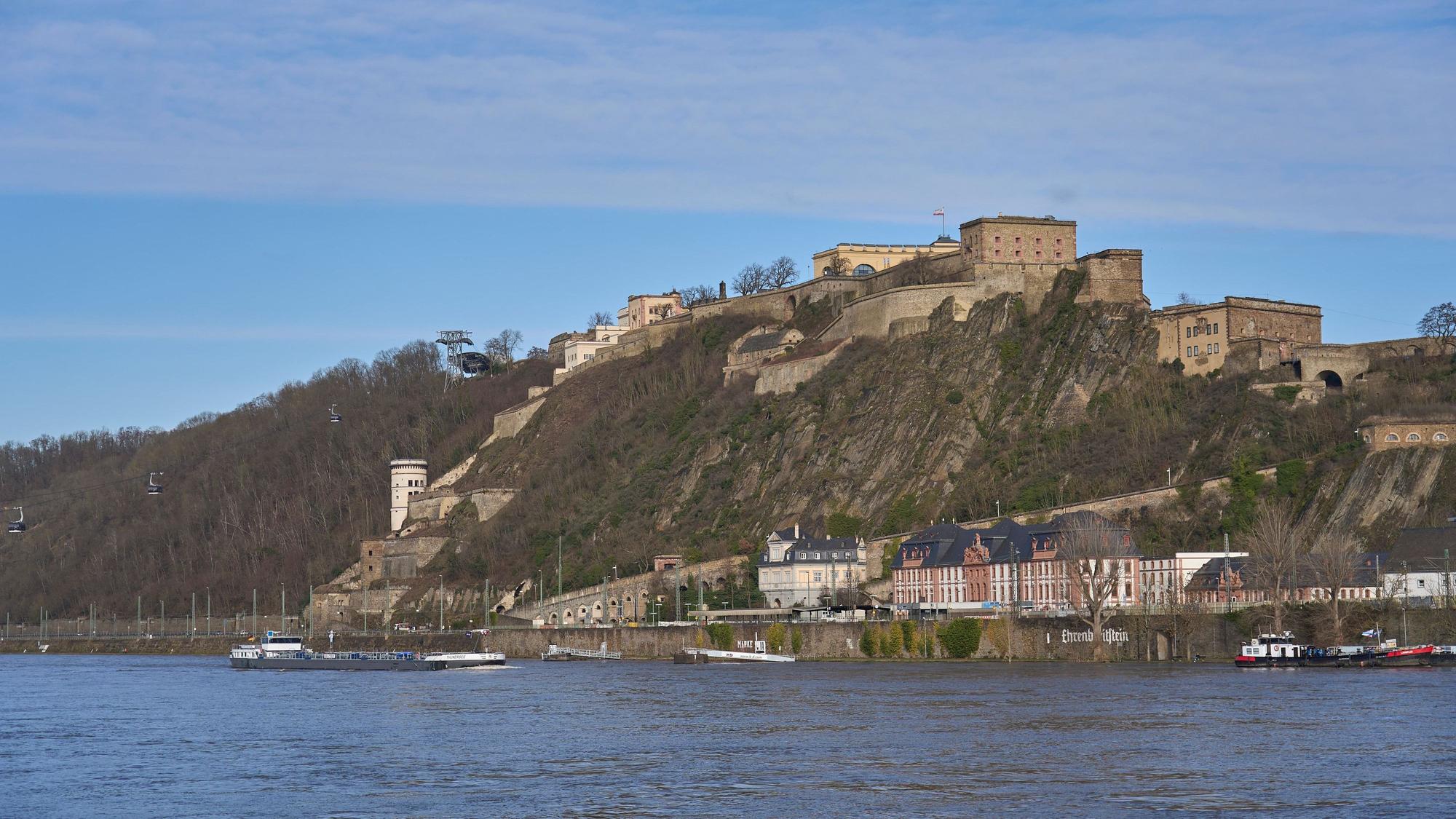 Die Festung Ehrenbreitstein ist eine seit dem 16. Jahrhundert bestehende, ursprünglich kurtrierische, später preußische Befestigungsanlage gegenüber der Moselmündung in Koblenz. (Symbolbild)