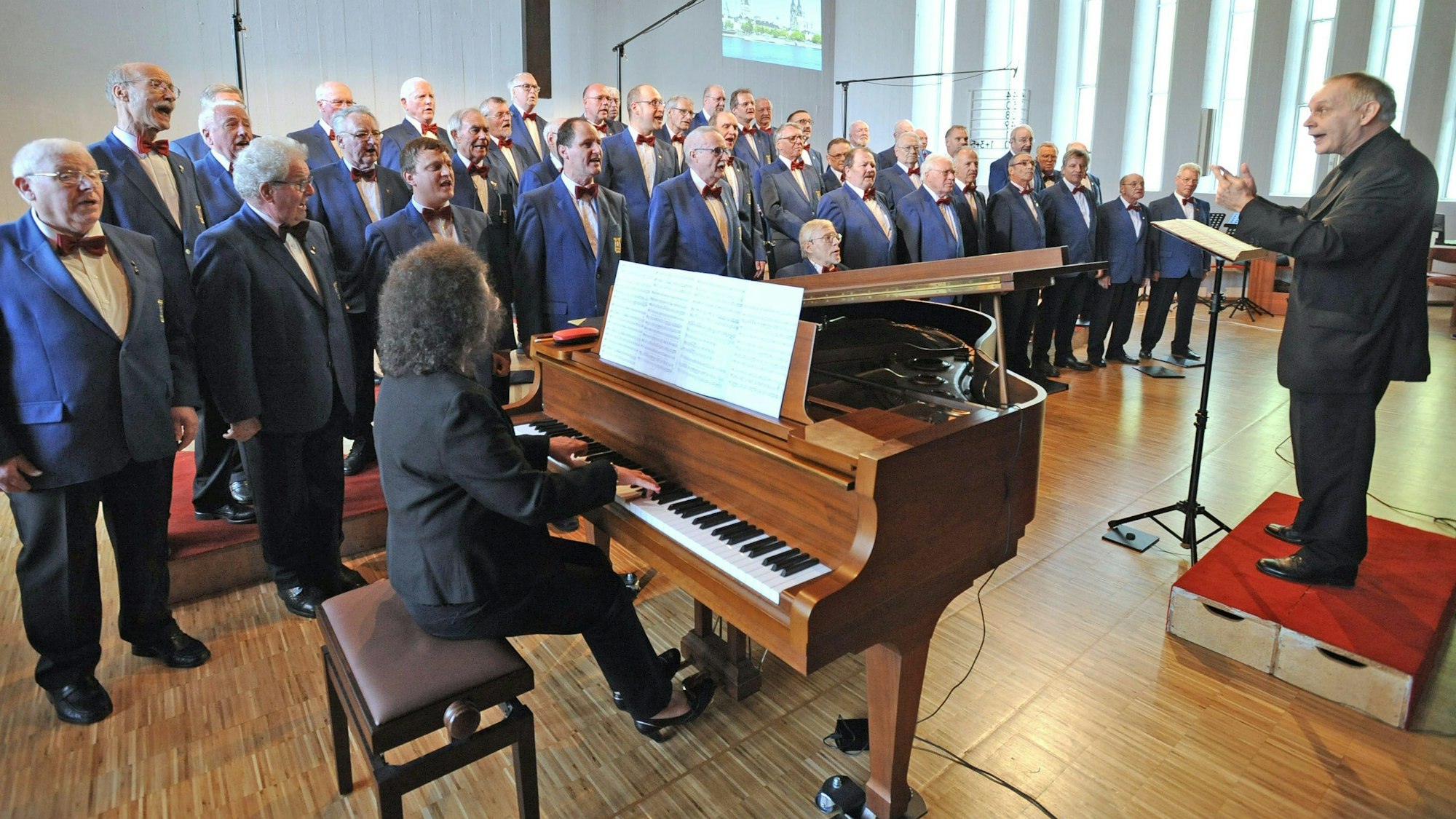 Der MGV Loreley 2020 bei einem Konzert in der Friedenskirche.