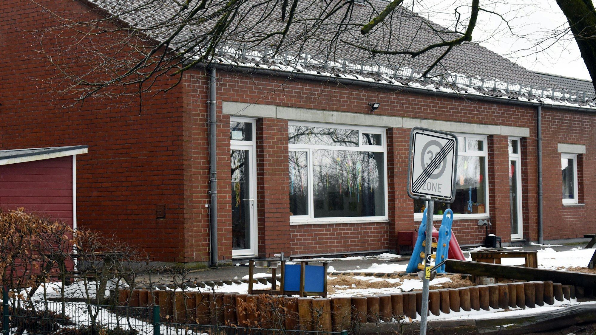 Die katholische Kita St. Raphael im Wipperfürther Kirchdorf Kreuzberg.