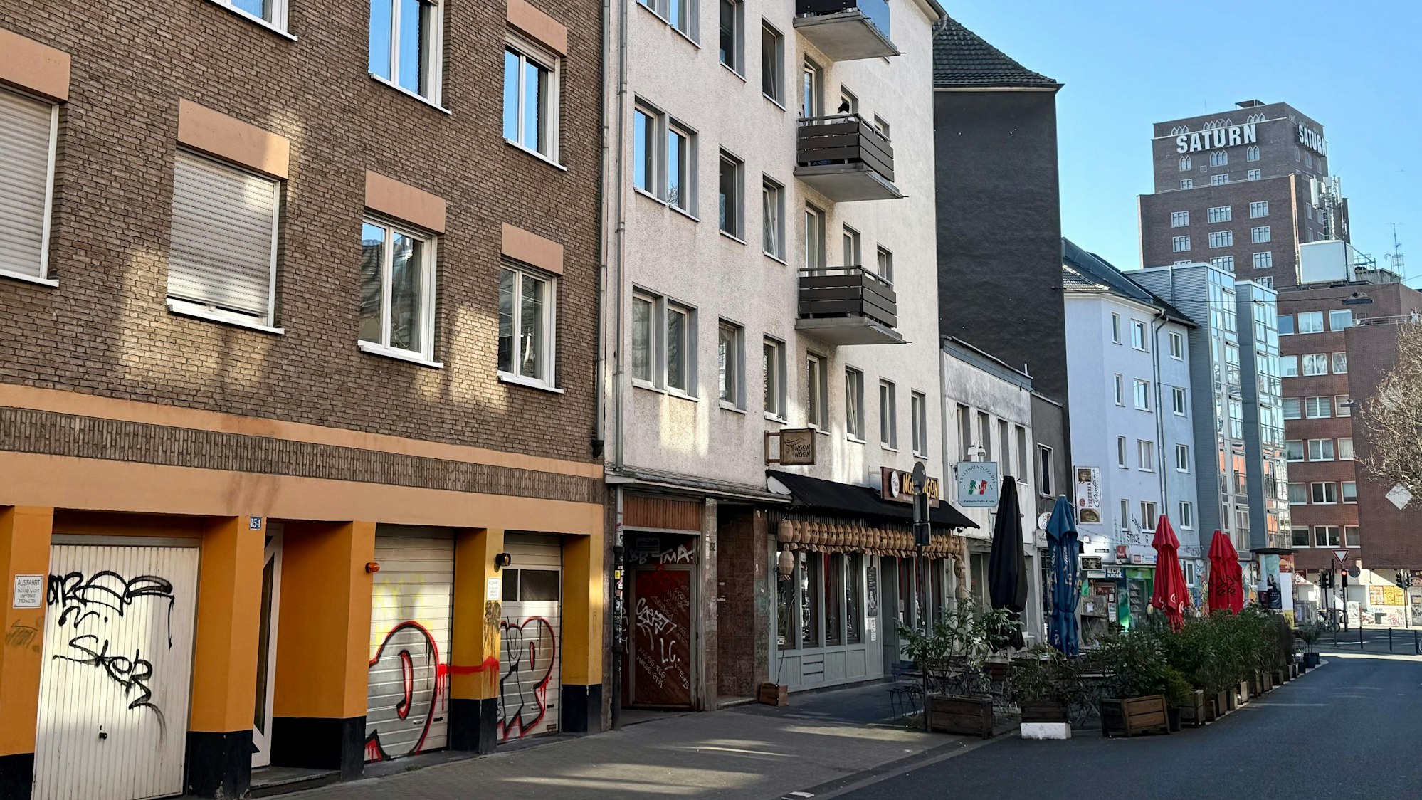 Das Wohn- und Geschäftshaus in der Kölner Maybachstraße