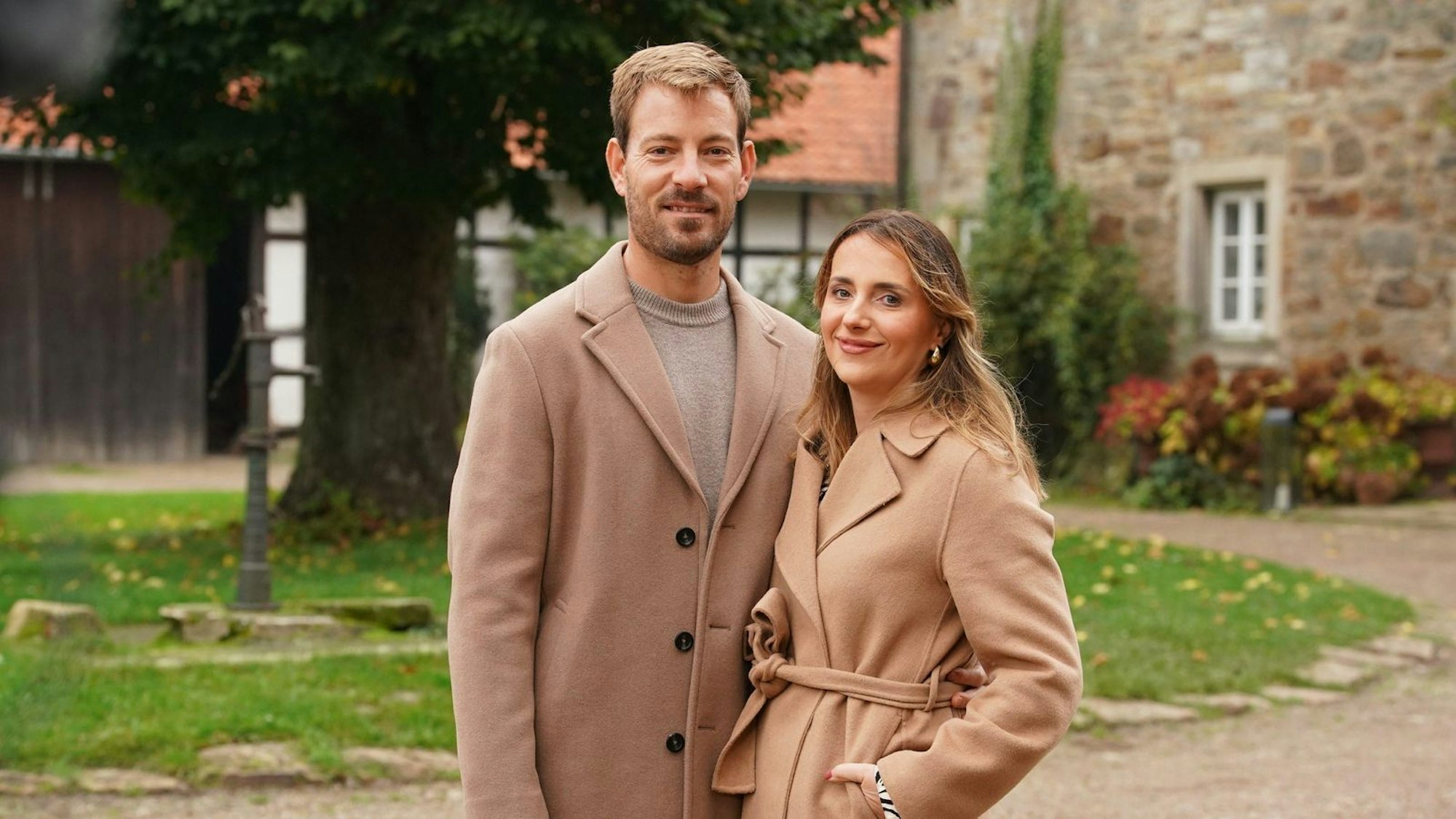 Bei „Bauer sucht Frau“ lernten sich Anna und Gerald Heiser kennen und lieben. Doch die turbulente Zeit in Namibia hat ihre Spuren hinterlassen. (Bild: RTL / Stefan Gregorowius)