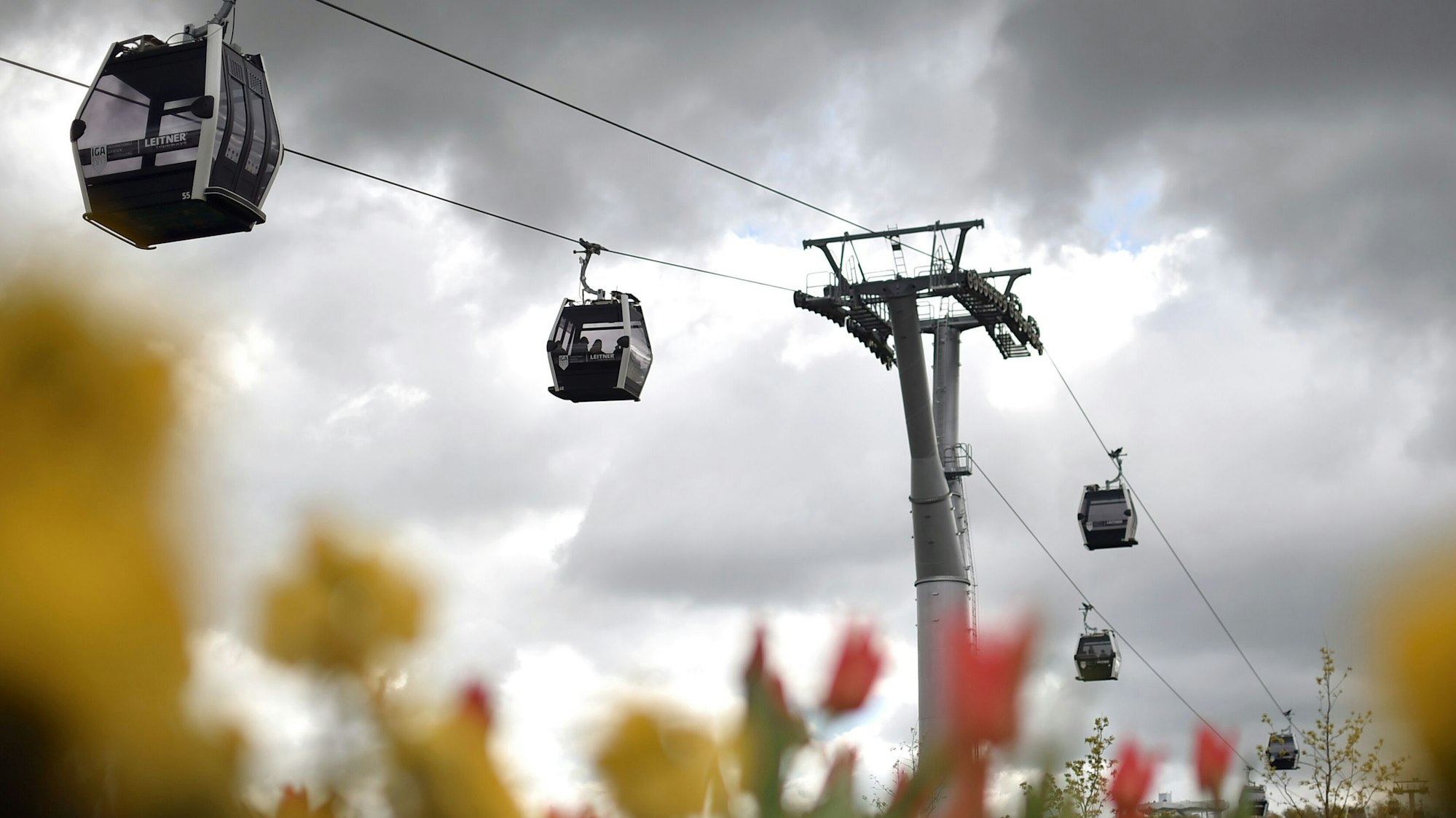 Die Bonner Seilbahn (hier die Gondeln der Seilbahn in Berlin) soll erst mehrere Jahre später in Betrieb gehen.