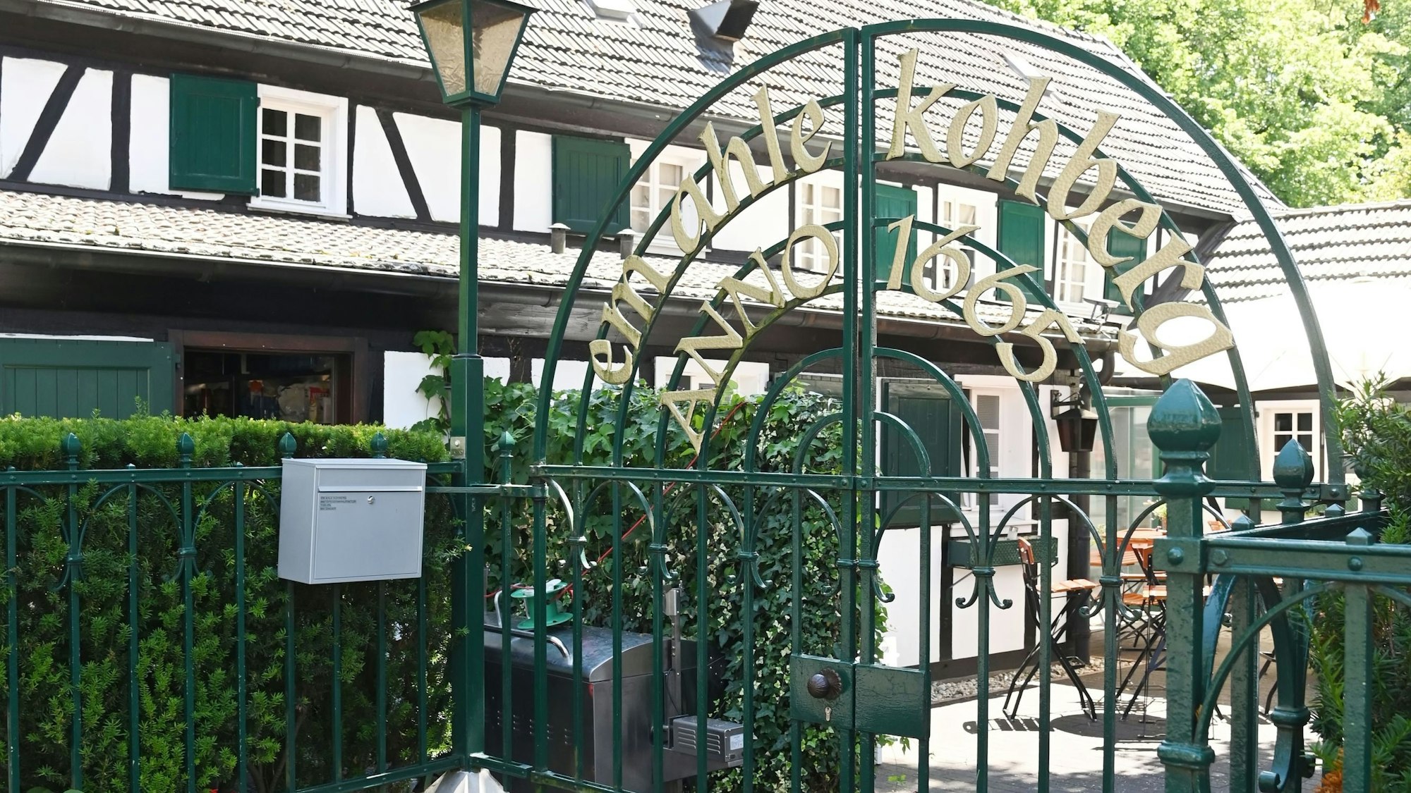 Das Tor zum Gasthaus Em ahle Kohberg in Merheim. (Archivbild)