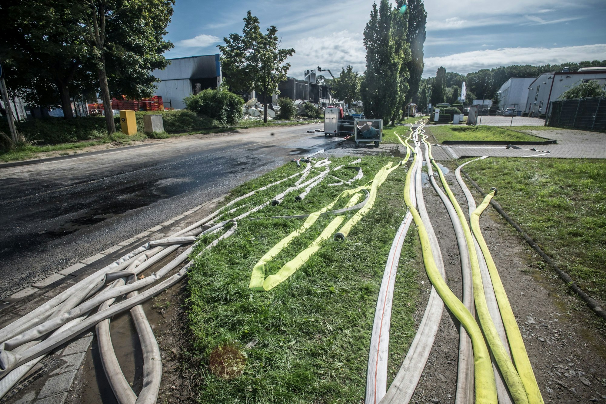 Wo es nicht genug Wasser gibt, werden Versorgungsleitungen gelegt.