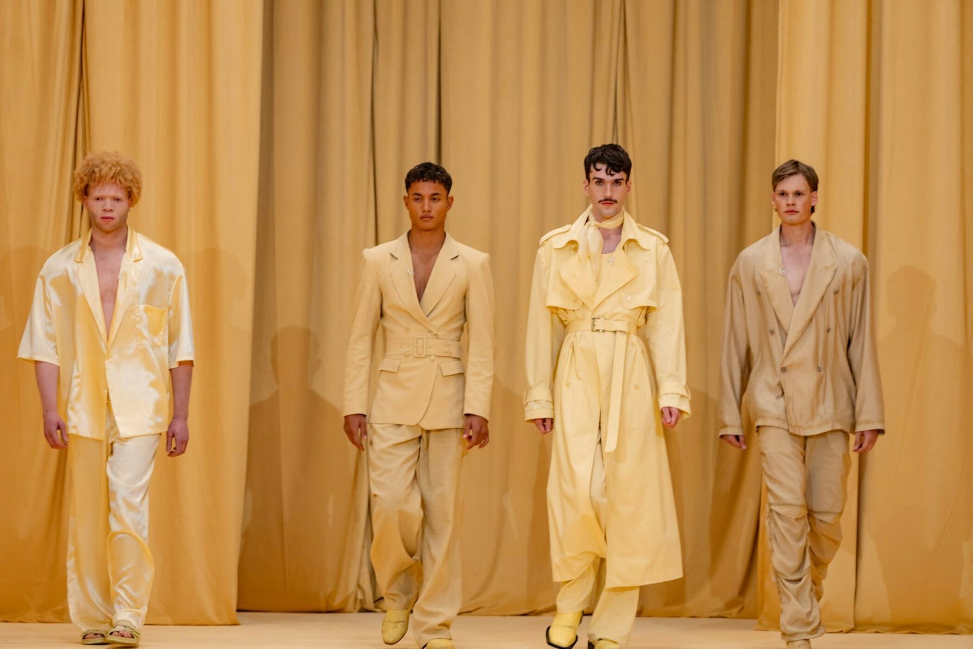 Heidi Klum muss sich von einem ihrer Favoriten verabschieden: Denzel (links) schafft es nicht in die nächste Runde. (Bild: ProSieben/Daniel Graf)