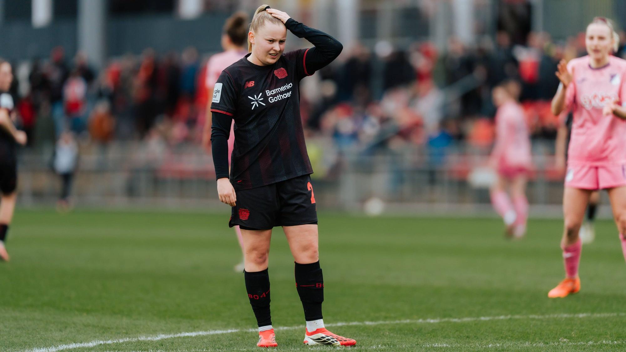 22.02.26, Women, Football, Google Pixel Frauen Bundesliga, Season 2025/2026, Bayer 04 Leverkusen - TSG 1899 Hoffenheim, Matchday 19 Vanessa Fudalla 21 - Bayer 04 Leverkusen disappointed after missed chance Leverkusen Ulrich-Haberland-Stadion NRW Deutschland