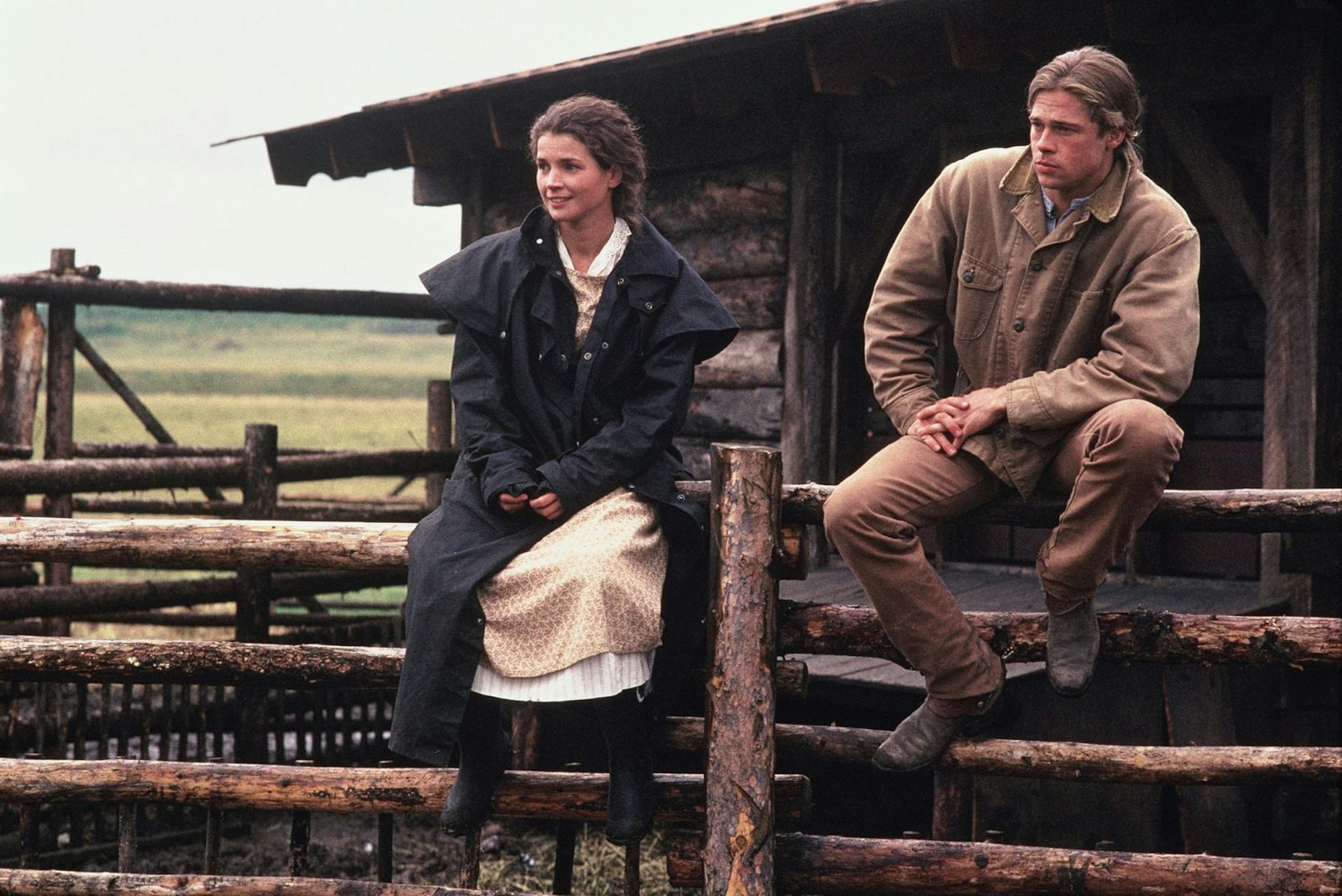 Susannah Fincannon (Julia Ormond) beginnt eine leidenschaftliche Affäre mit Tristan Ludlow (Brad Pitt). (Bild: ZDF/1994 TriStar Pictures, Inc. All Rights Reserved.)