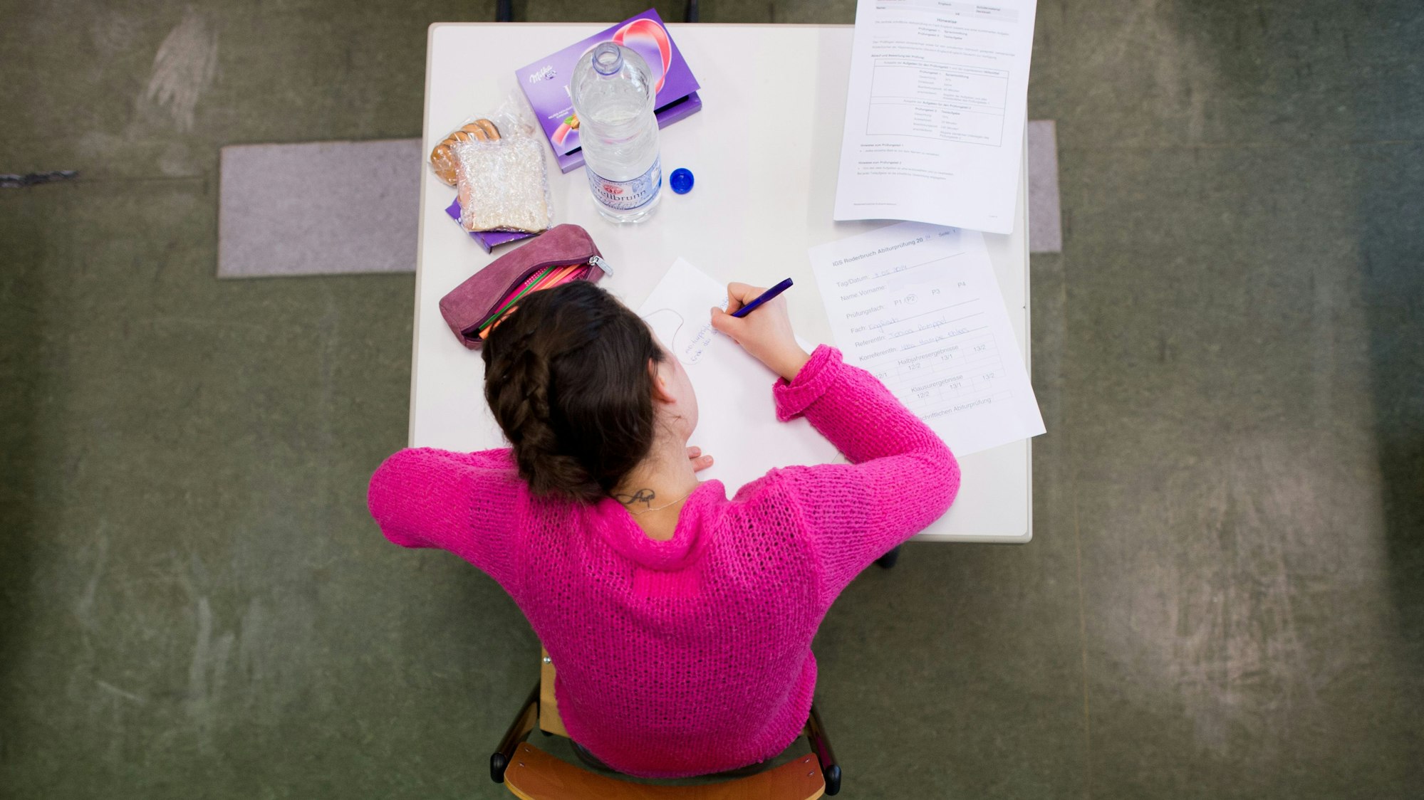 Die Abiturprüfungen in NRW beginnen im April, die Zentralen Prüfungen starten im Mai.