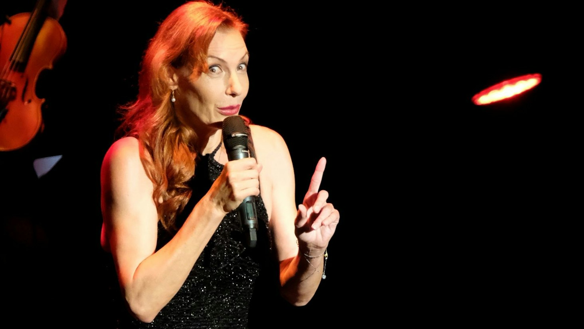 Ute Lemper bei einem Konzert in Kölner Philharmonie (Archivbild)