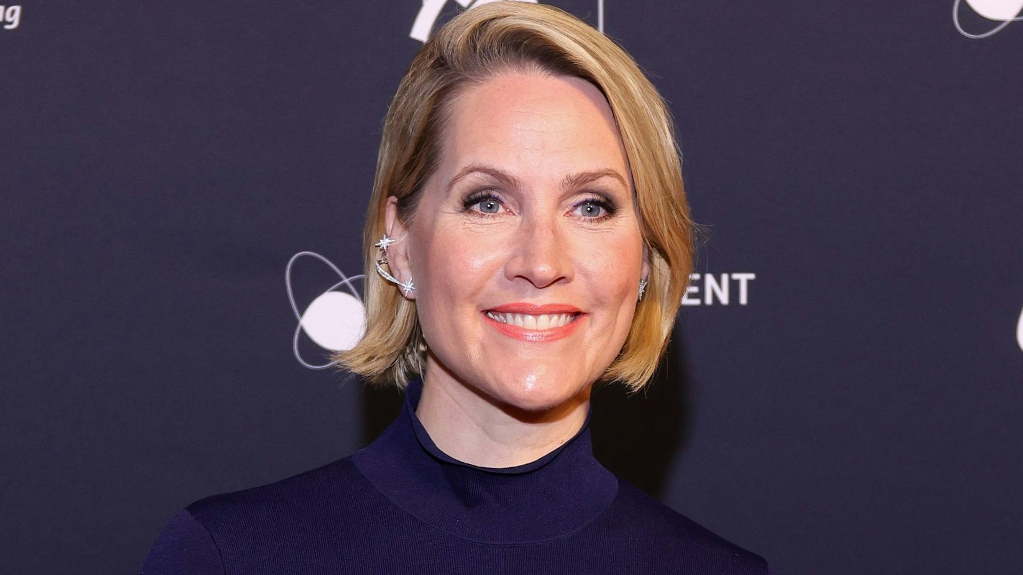 Ihr Vater hat Ex-“Tagesschau“-Moderatorin Judith Rakers schon mit neun Jahren das Autofahren beigebracht. (Bild: 2024 Getty Images/Joshua Sammer)