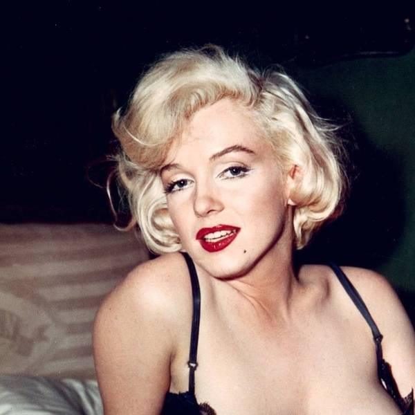 Marilyn Monroe posiert.