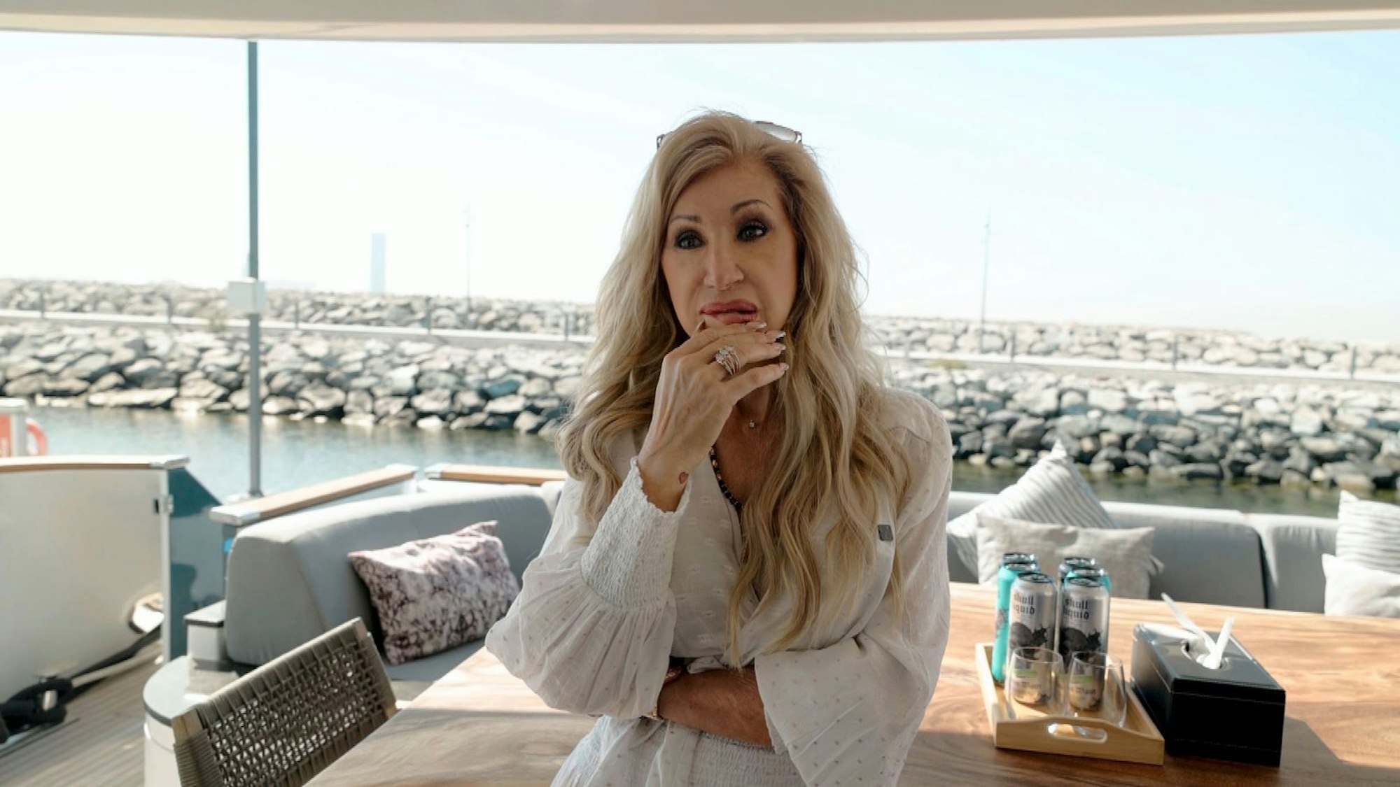 Carmen Geiss hat Stress mit der Baustelle auf der „Indigo Star“ - genau wie Ehemann Robert. (Bild: RTLZWEI)