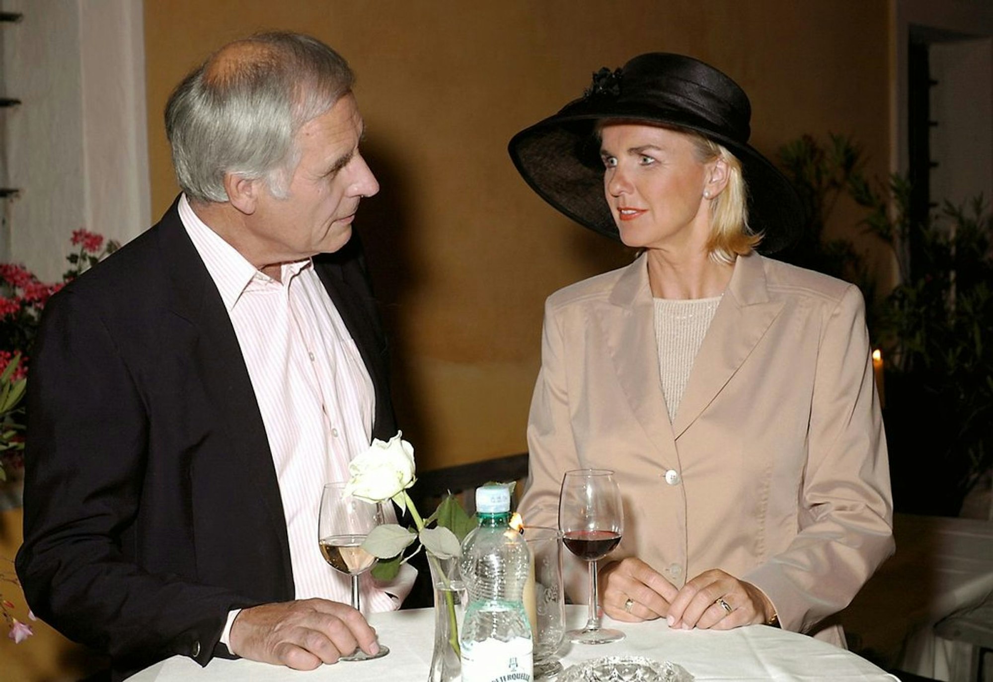 Ein einmaliger Ausflug ins Schauspielfach: Im ARD-Film „Alles Glück dieser Erde“ übernahm Hera Lind eine Gastrolle. (Bild: ARD Degeto/ Lisa Film / Martin Rauchenwald)