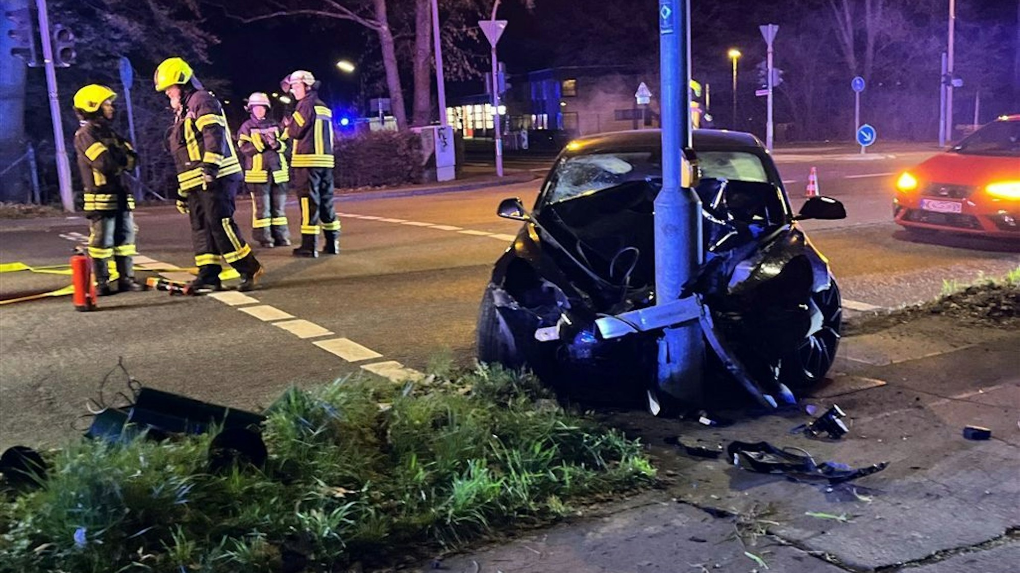 Pkw kollidierte mit Ampelmast