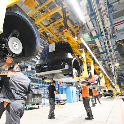 Produktion des Ford Explorer in Köln-Niehl.