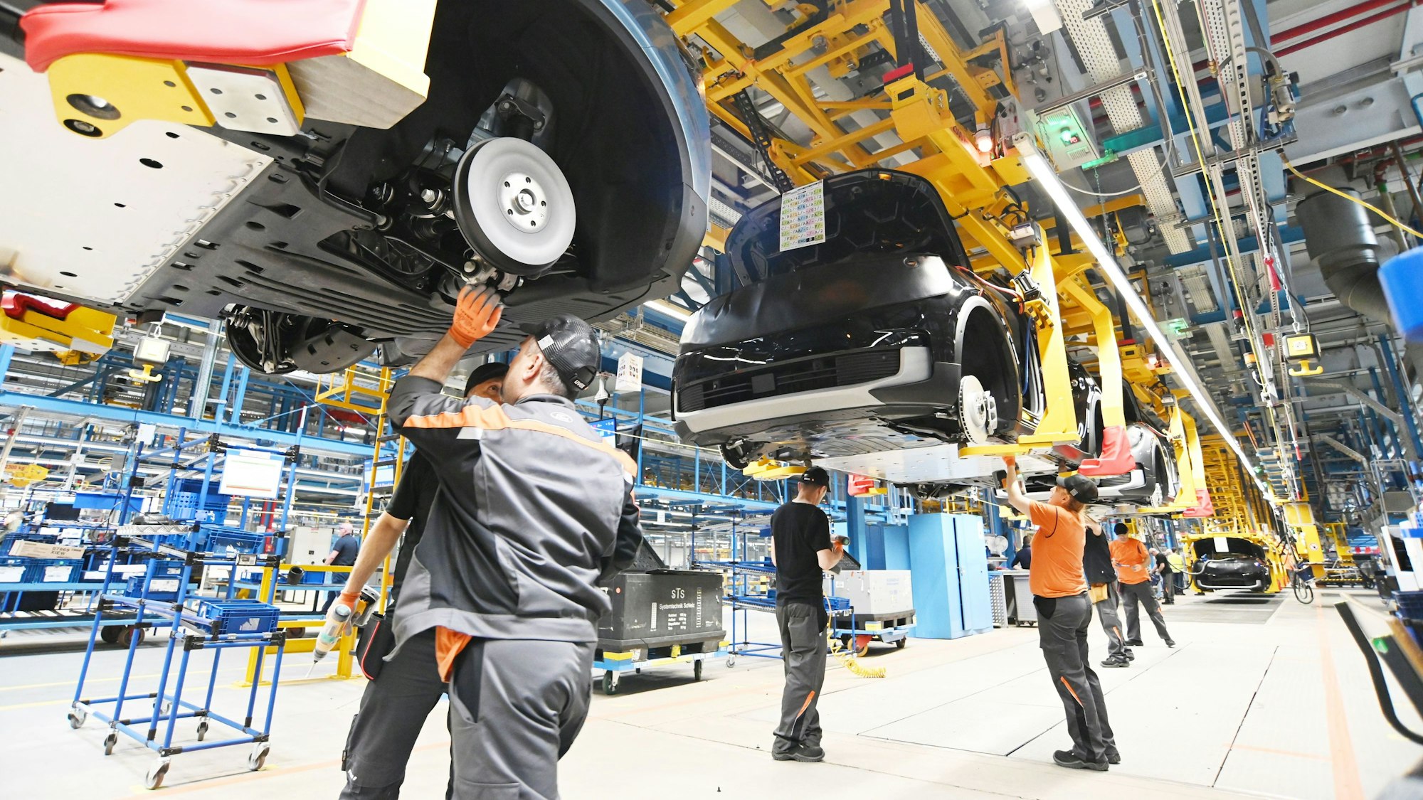 Produktion des Ford Explorer in Köln-Niehl.