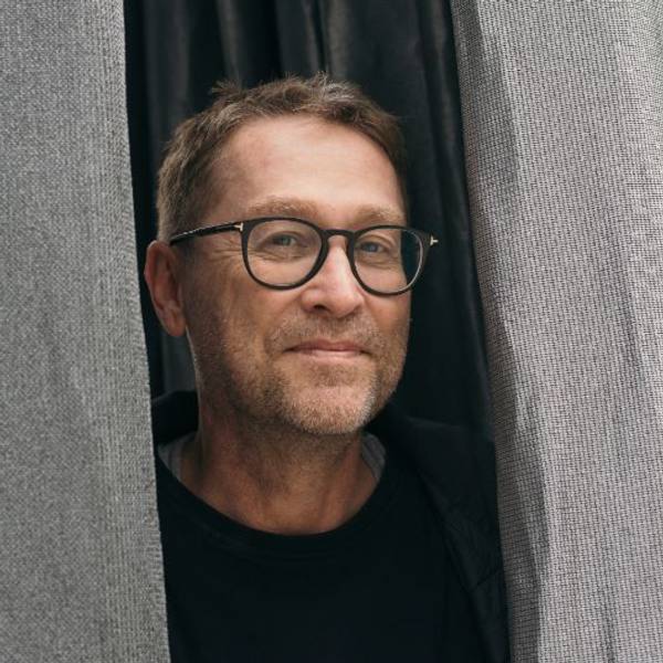 Jan Weiler liest aus seinem Buch „Das Beste! Mein Leben zwischen Pubertieren“.