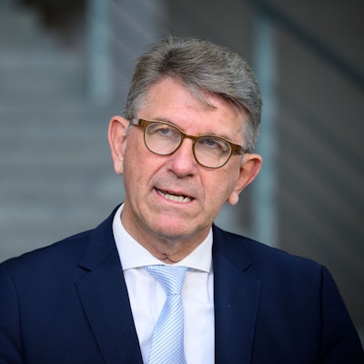 Wolfram Weimer (parteilos), Staatsminister für Kultur und Medien, äußert sich im Bundeskanzleramt.