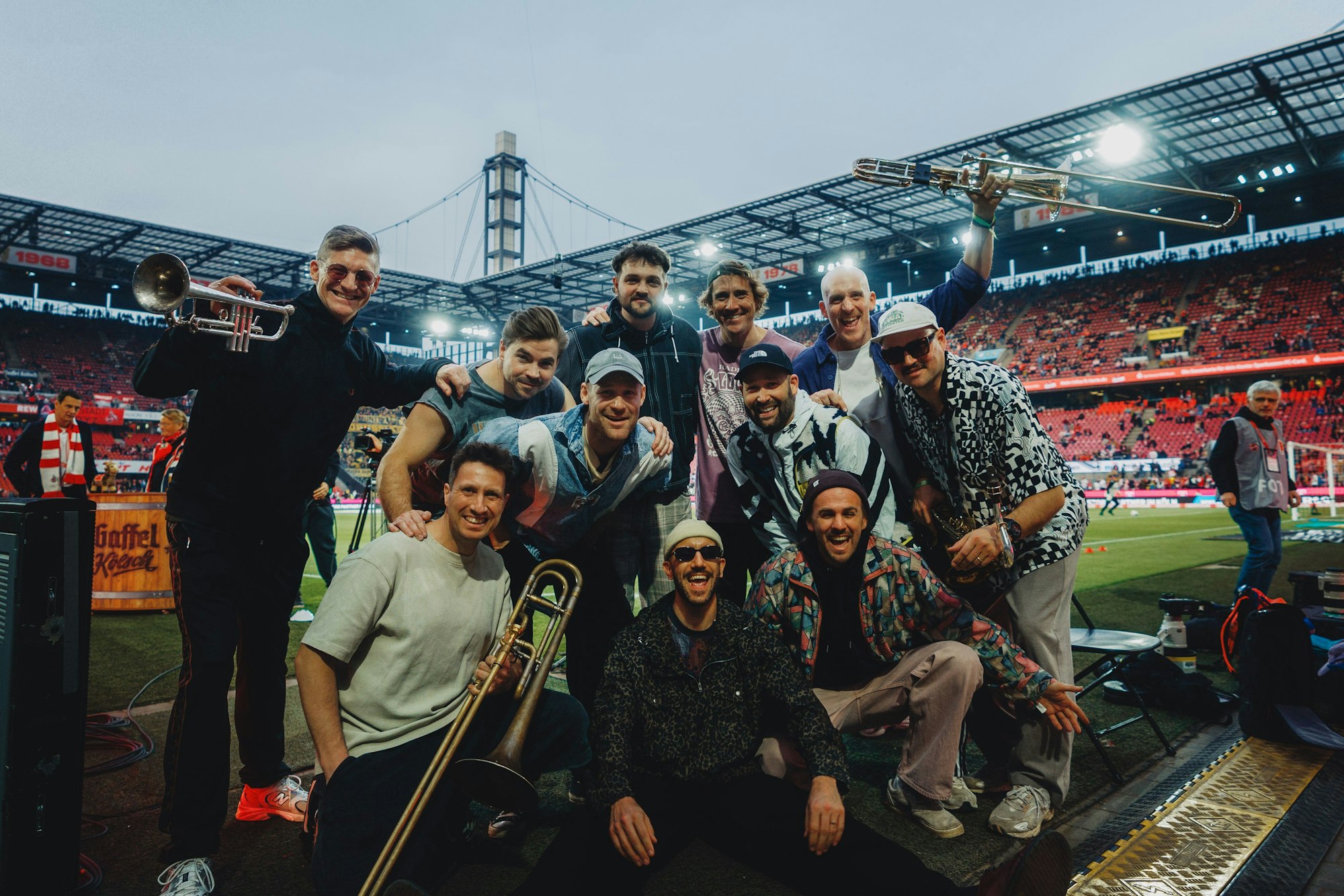 Die Band Querbeat spielt 2027 ein Konzert im Rhein-Energie-Stadion.