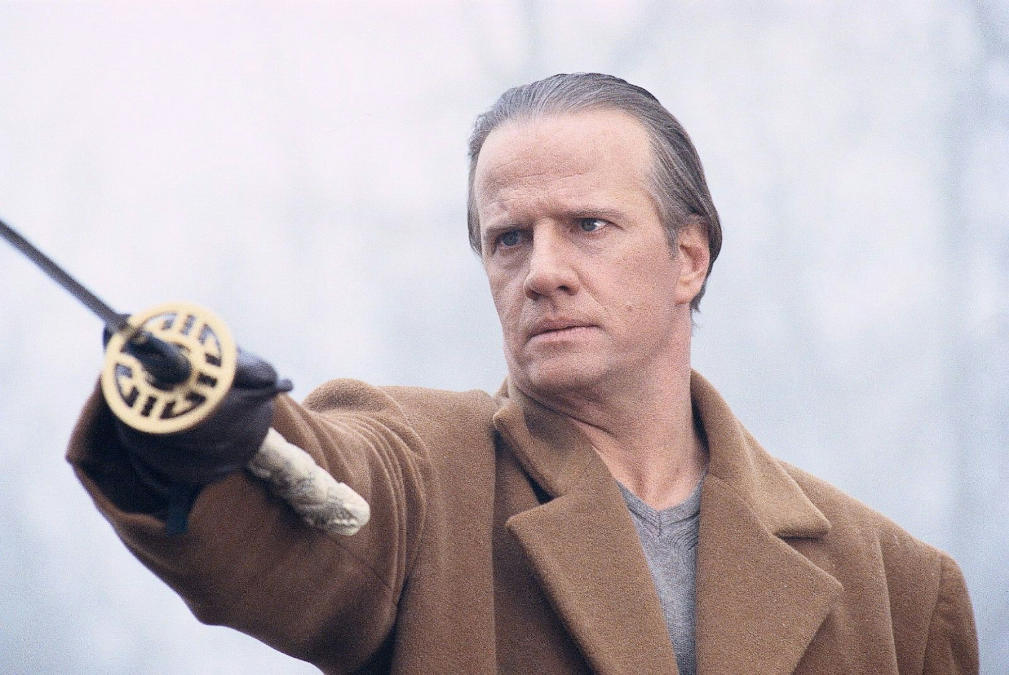 Bis zum vierten Teil der „Highlander“-Reihe, „Endgame“, blieb Christopher Lambert als Highlander unsterblich. (Bild: Dimension Films)