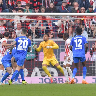 07.03.2026, xblx, Fussball 1.Bundesliga, SC Freiburg - Bayer 04 Leverkusen v.l. Alejandro Grimaldo Bayer Leverkusen, Goal scored, Tor zum 2:2 DFL/DFB REGULATIONS PROHIBIT ANY USE OF PHOTOGRAPHS as IMAGE SEQUENCES and/or QUASI-VIDEO Freiburg *** 07 03 2026, xblx, Soccer 1 Bundesliga, SC Freiburg Bayer 04 Leverkusen v l Alejandro Grimaldo Bayer Leverkusen , Goal scored, Goal to 2 2 DFL DFB REGULATIONS PROHIBIT ANY USE OF PHOTOGRAPHS as IMAGE SEQUENCES and or QUASI VIDEO Freiburg