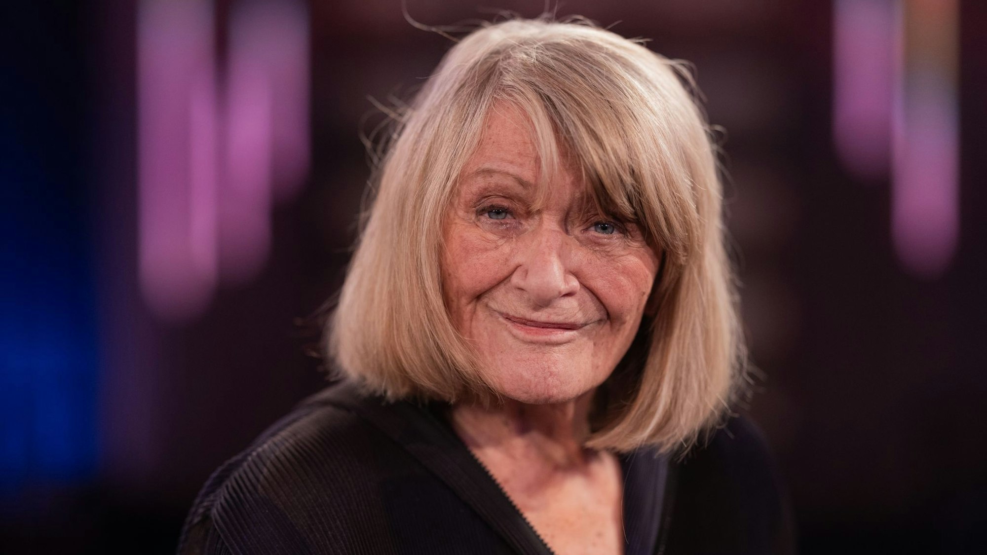 Alice Schwarzer findet es nicht gut, dass Touristen für den Besuch des Kölner Doms bald Eintritt zahlen müssen. (Archivbild)