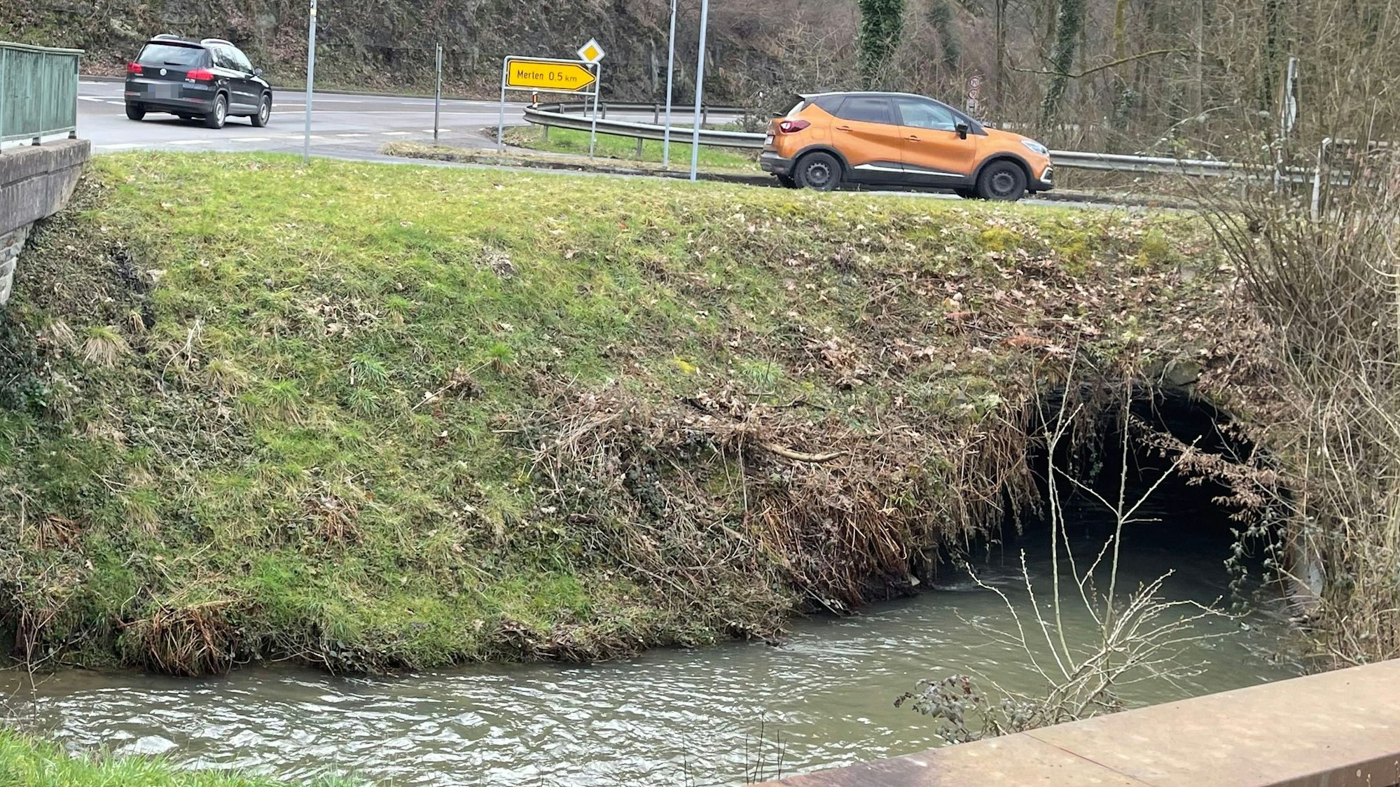 Die Brücke über den Krabach zwischen Bach und Merten in Eitorf muss erneuert werden