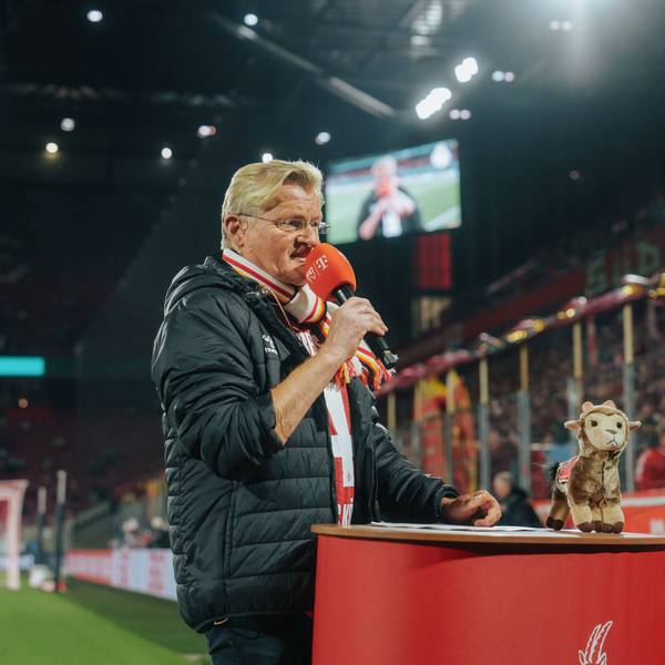 29.10.25, Männer, Fussball, DFB Pokal, 2025/2026, 1.FC Köln - FC Bayern München, 2. Runde Stadionsprecher Michael Trippel bei der Moderation vor dem Spiel Köln RheinEnergie Stadion NRW Deutschland *** 29 10 25, Men, Football, DFB Cup, 2025 2026, 1 FC Köln FC Bayern München, 2nd round stadium announcer Michael Trippel moderating before the match Cologne RheinEnergie Stadion NRW Germany