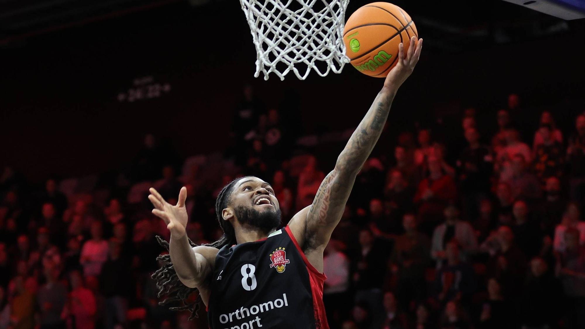 18.01.2026 - Basketball - Saison 2025 2026 - 2. Bundesliga Pro-A - 18. Spieltag: Nürnberg Falcons Basketball Club NBC - Bayer Giants Leverkusen - Sportfoto Zink / DaMa - xdaxmax - Kobe Langley 8, Bayer Giants Leverkusen *** 18 01 2026 Basketball Season 2025 2026 2 Bundesliga Pro A 18 Matchday Nuremberg Falcons Basketball Club NBC Bayer Giants Leverkusen Sportfoto Zink DaMa xdaxmax Kobe Langley 8, Bayer Giants Leverkusen