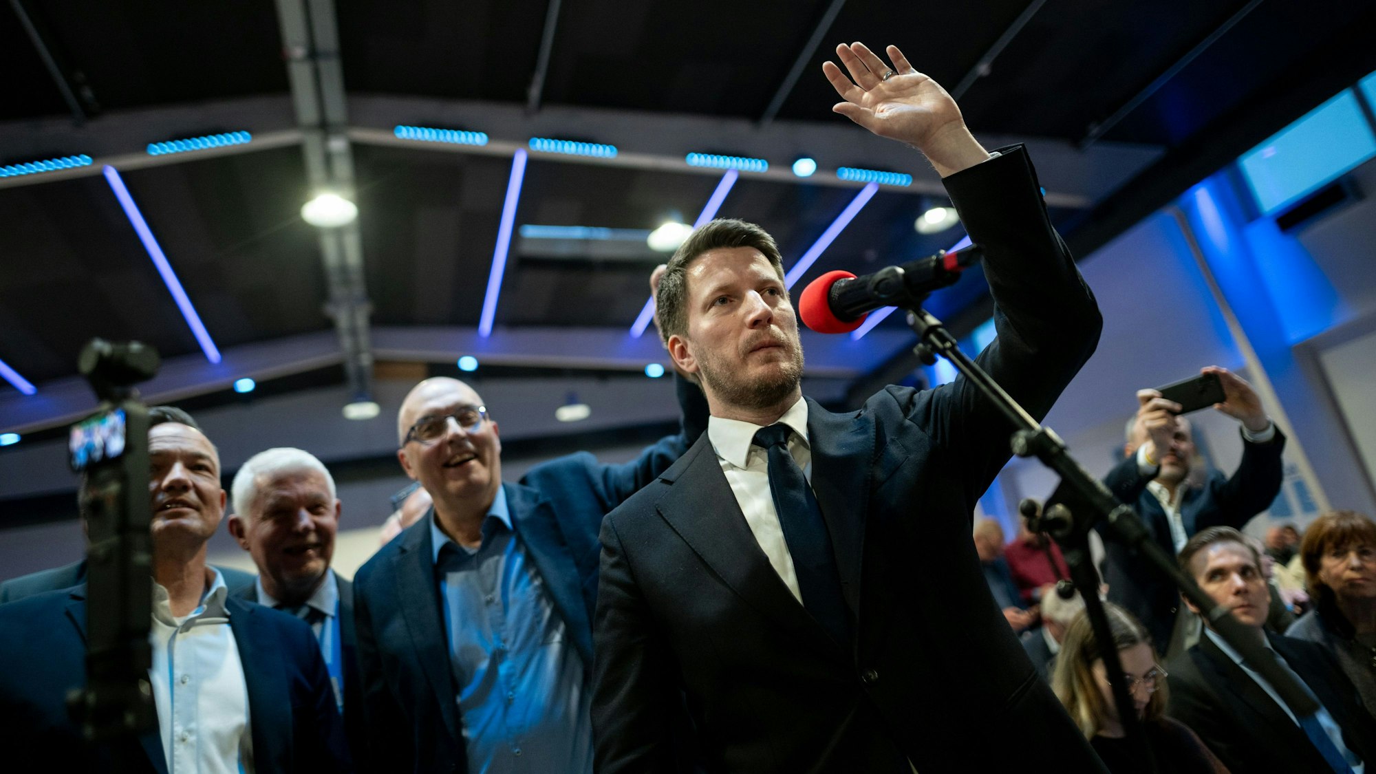 Marl: Martin Vincentz, Landessprecher der AfD NRW, ist auf dem Landesparteitag erneut an die Spitze des mitgliederstärksten Landesverbands gewählt worden.