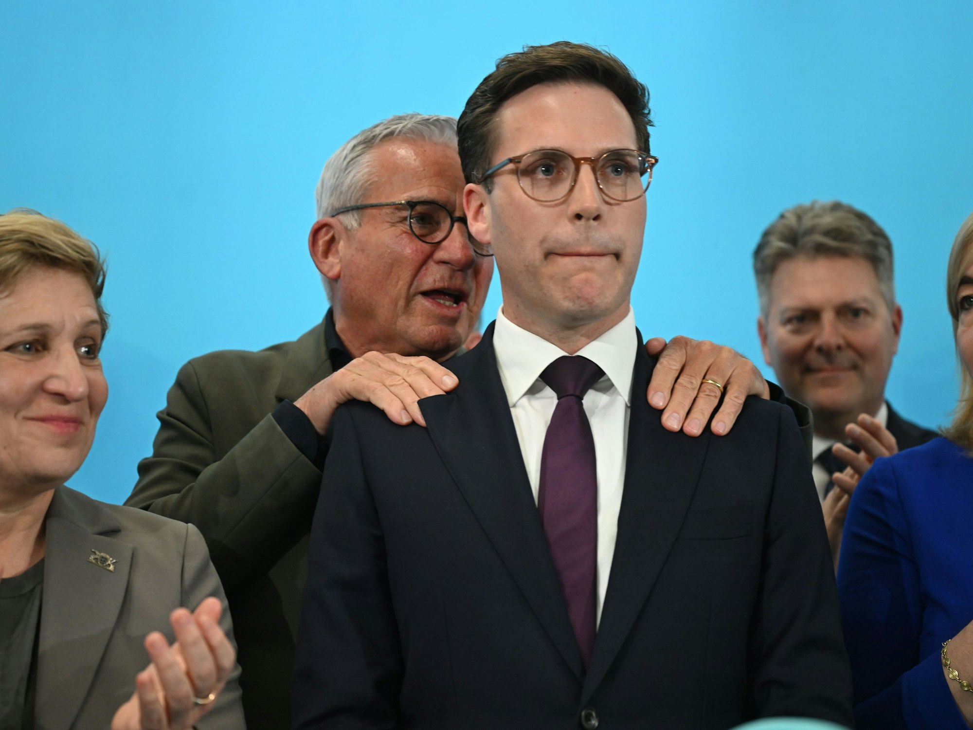 Manuel Hagel (CDU), Spitzenkandidat Landtagswahl Baden-Württemberg, bedankt sich bei seinen Anhängern für den Wahlkampf.