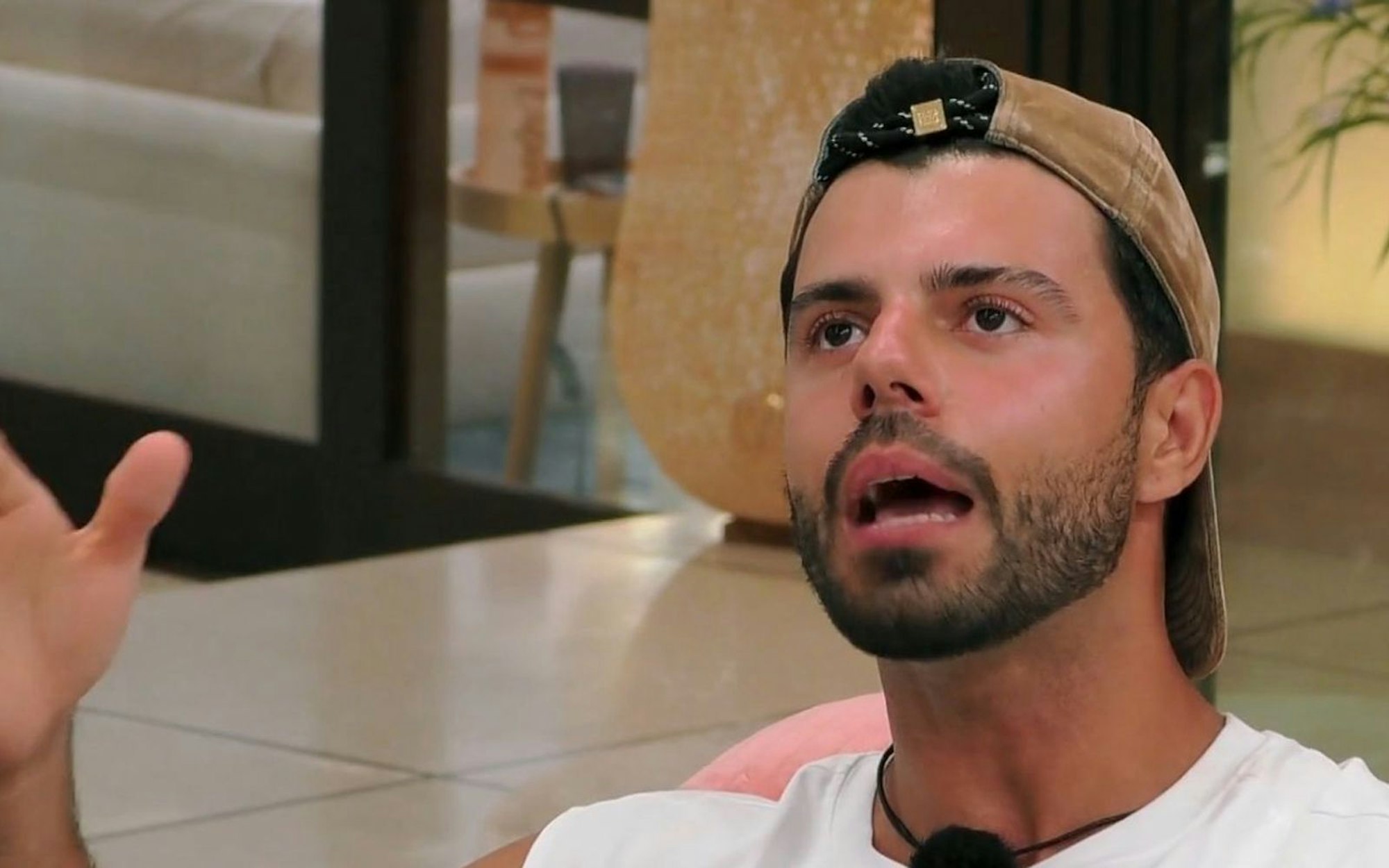 Martin Angelo wird fies beleidigt (teilt aber auch selbst aus). (Bild: Joyn)