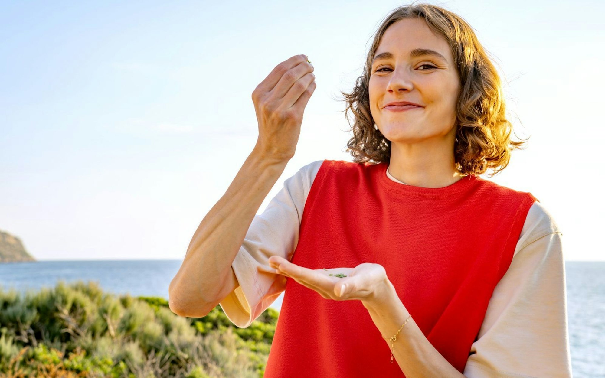 Seit ihrem 14. Lebensjahr ernährt sich Maya Leinenbach plant-based. Im Interview erzählt die 21-jährige Frau davon, wie es dazu kam. (Bild: SR/Story House Prod. GmbH/Duncan Kendall)