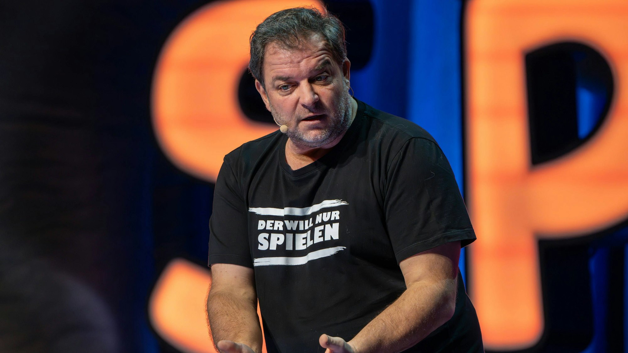 Martin Rütter vermittelt liebend gerne Hunde.