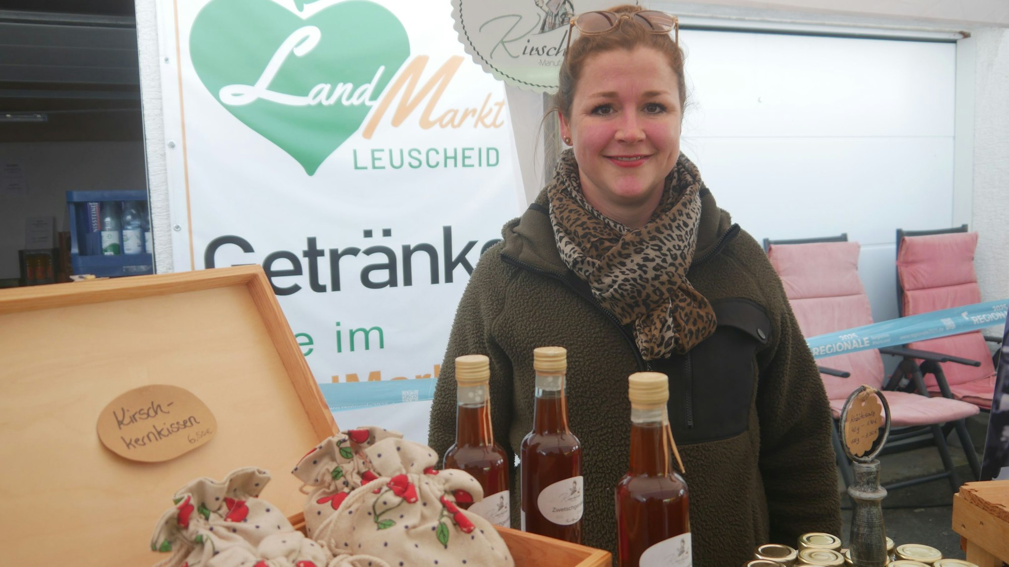 Regionale Angebote schmecken lecker und sind im Landmarkt gefragt.
Hier die Kirschliesl Annekatrin Schreiber aus Ruppichteroth.