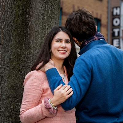 Sahar Efremova und Vladimir B. haben sich in Europa kennengelernt und in Köln geheiratet. Hier zelebrieren sie die freie Kunst und Meinungsäußerung.