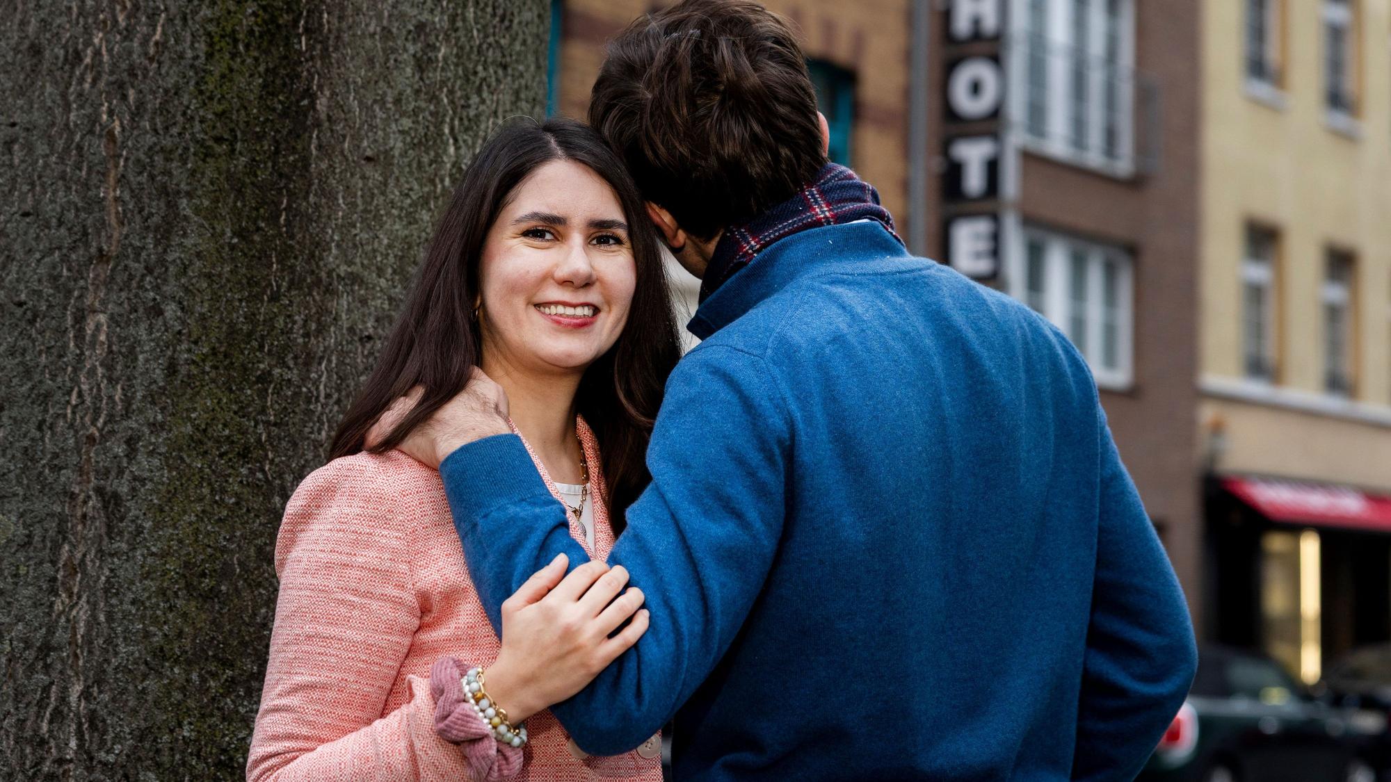 Sahar Efremova und Vladimir B. haben sich in Europa kennengelernt und in Köln geheiratet. Hier zelebrieren sie die freie Kunst und Meinungsäußerung.