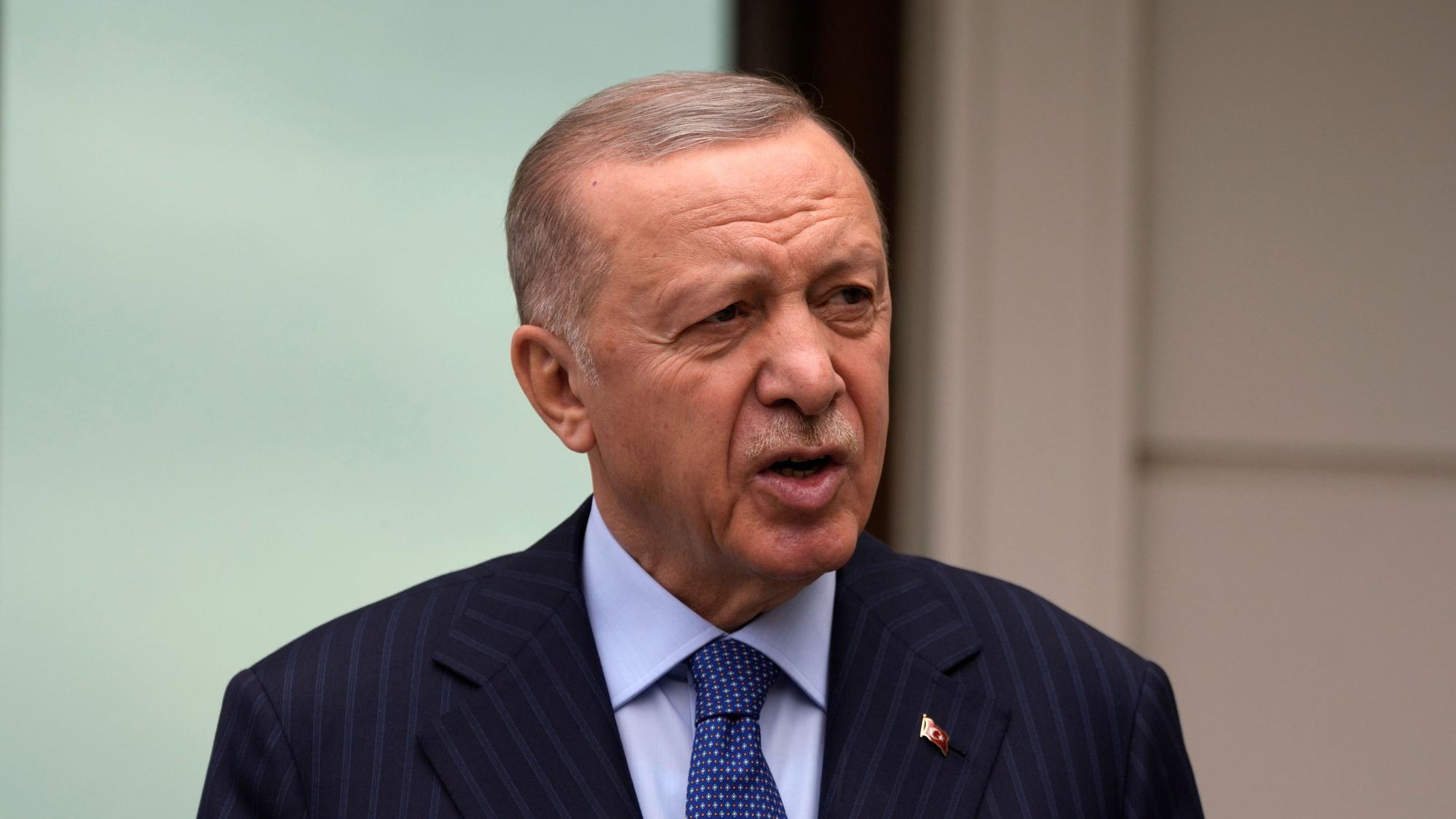 Recep Tayyip Erdogan, Präsident der Türkei, spricht Anfang Mai während einer Pressekonferenz (Archivbild).