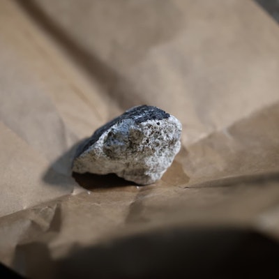 Ein Meteorit ist im Koblenzer Stadtteil Hüls in ein Hausdach eingeschlagen.