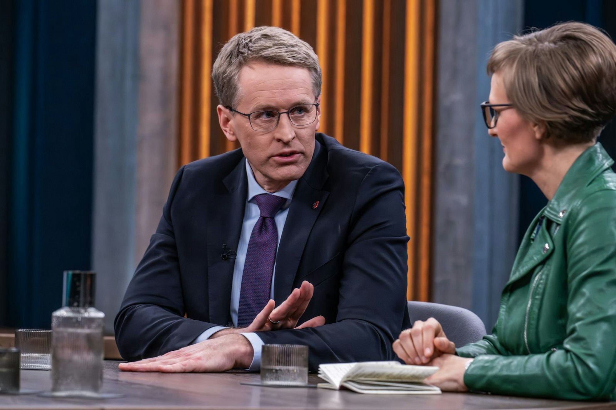 CDU-Politiker Daniel Günther, amtierender Ministerpräsident von Schleswig-Holstein, suchte nach Antworten für das Scheitern seiner Partei in Baden-Württemberg. (Bild: ARD / Claudius Pflug)