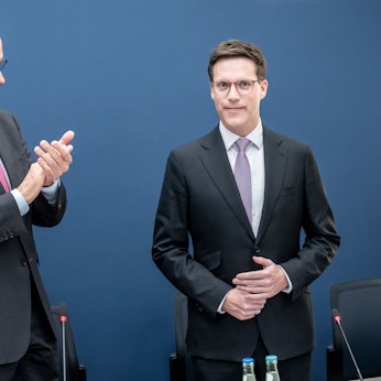 Der Tag nach der Wahl in Baden-Württemberg: Carsten Linnemann (v.l.n.r.), CDU Generalsekretär, in Berlin neben Bundeskanzler Friedrich Merz (CDU) und dem Spitzenkandidaten Manuel Hagel