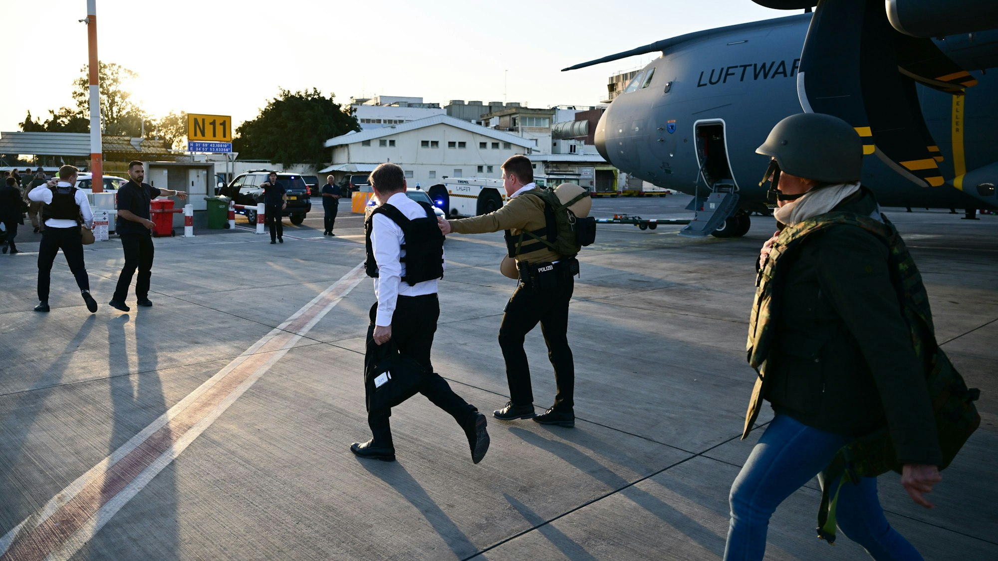 Der Außenminister traf sich in Israel vor dem Hintergrund des Iran-Kriegs mit seinem Amtskollegen.