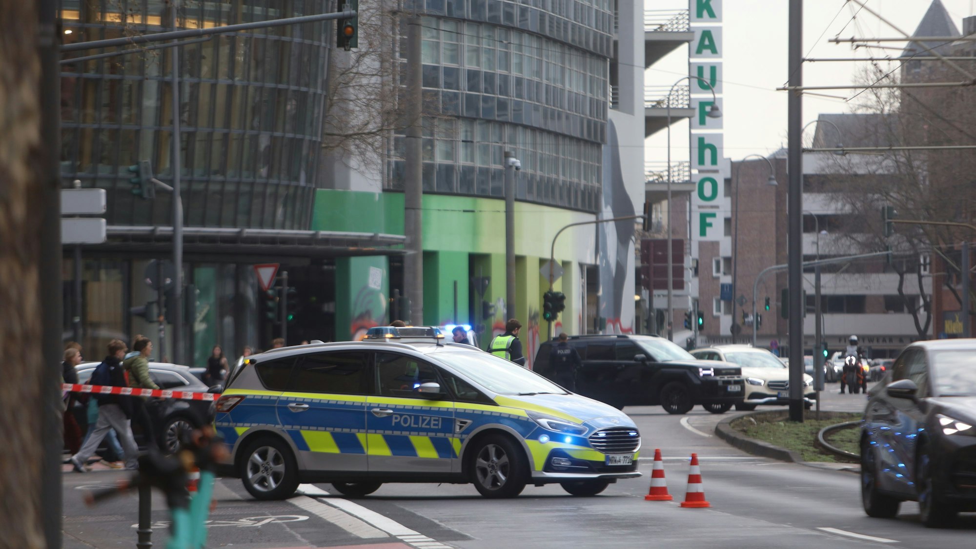 Die Fahrtrichtung Neumarkt wurde nach dem Unfall für den Verkehr gesperrt.