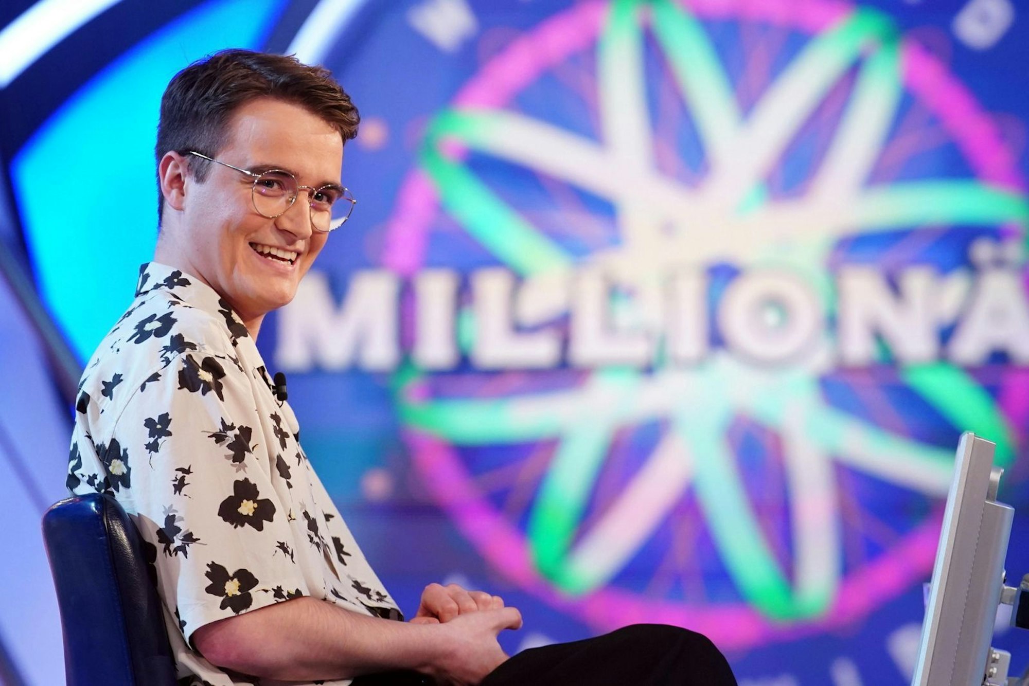 WWM-Kandidat Luke Rothfuchs hatte Glück im Unglück. Trotz Patzers seines Telefonjokers gewann der 24-Jährige am Ende 16.000 Euro. (Bild: RTL / Stefan Gregorowius)