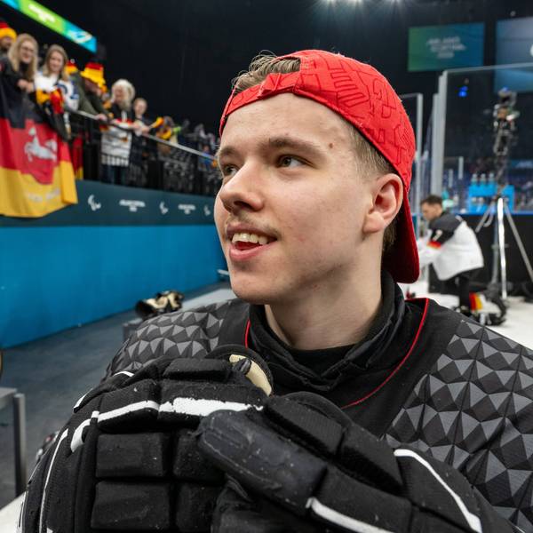 Para-Eishockeyspieler Jano Bußmann.