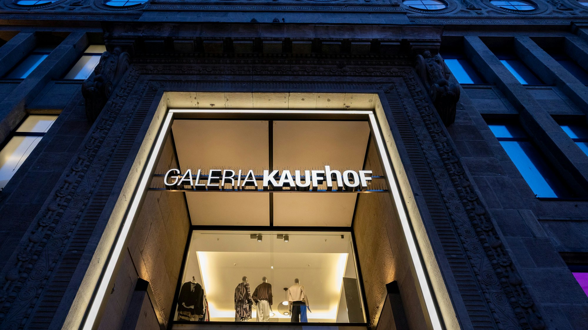 Außenaufnahme des Warenhauses Galeria auf der Hohe Straße in der Kölner Innenstadt.