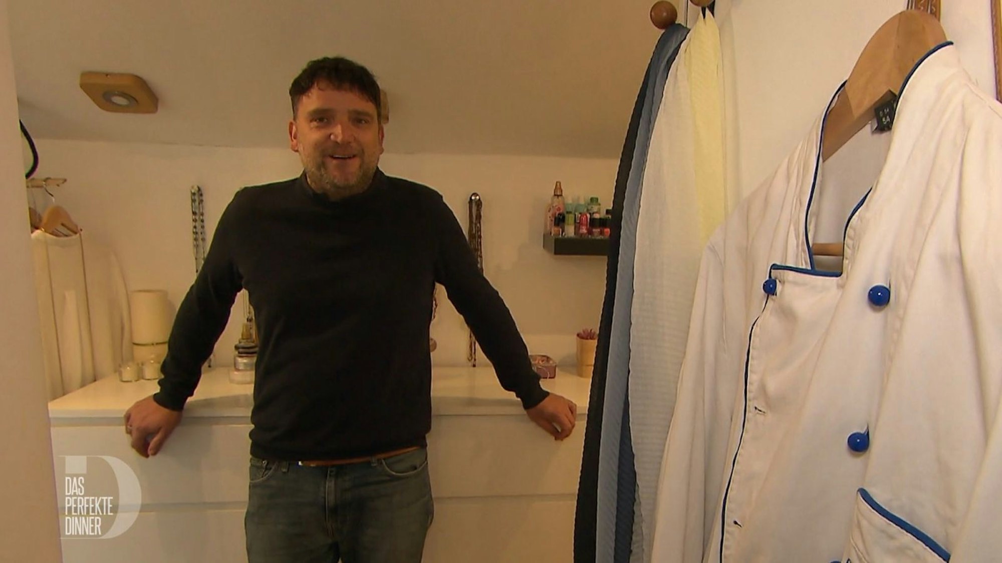 Fast ein Profi: Jörg ist seit 20 Jahren Mitglied eines Kochclubs. (Bild: RTL)