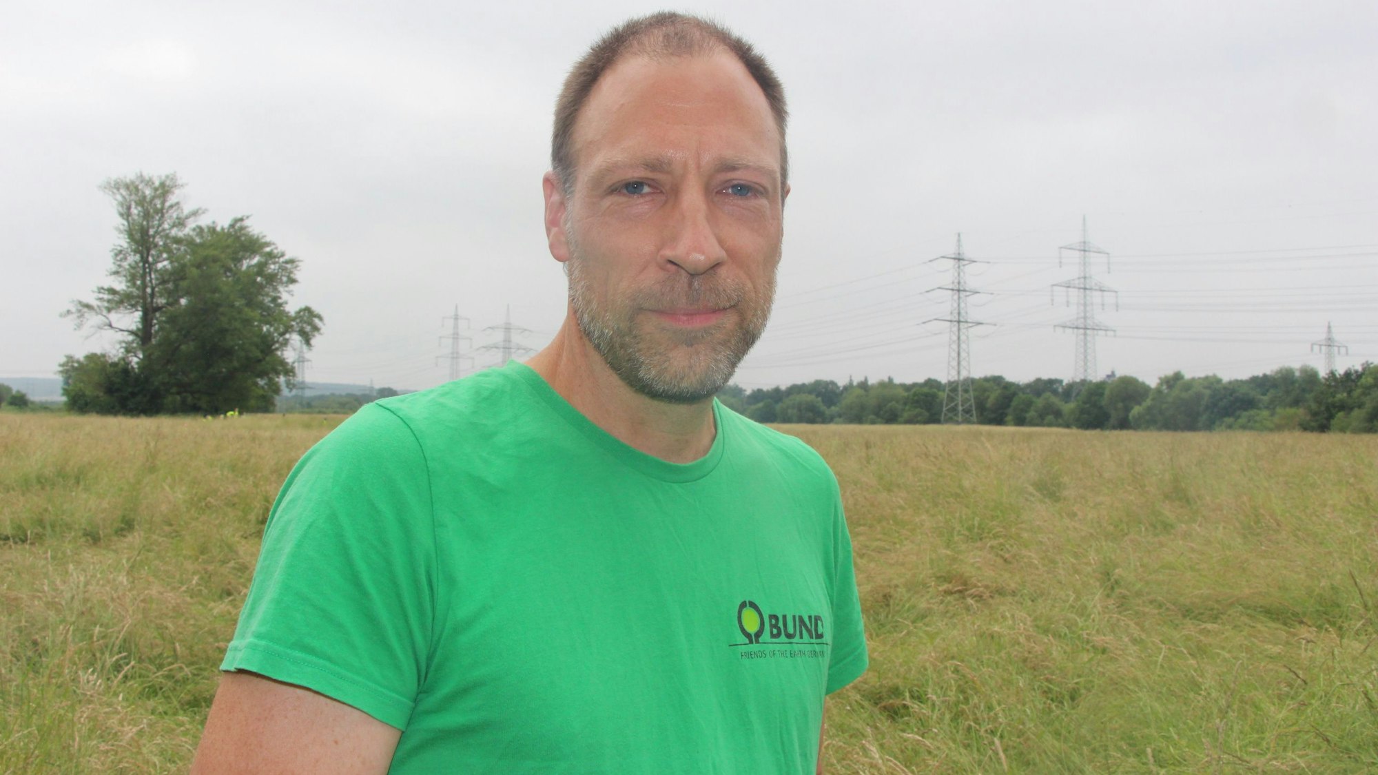 Achim Baumgartner vom BUND setzt auf wirksamen Herdenschutz gegen Angriffe durch Wölfe.