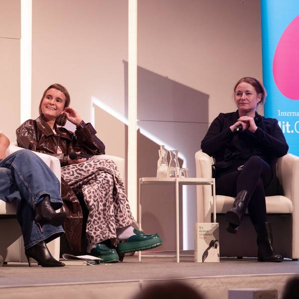 Matthias Jügler, Melanie Raabe, Katrin Schumacher und Caroline Wahl auf der Bühne der Kölner Flora