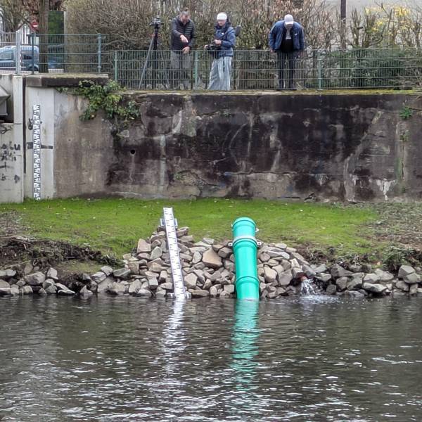 Der neue Wupperpegel am Pastorat in Leichlingen